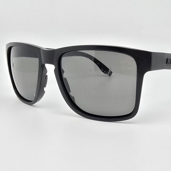 *SOLD* Madson of America Pivot XL Matte Black Frame Polarized Grey Lens Sunglass - Picture 1 of 16